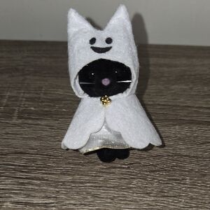 Sylvanian Families Black Kitty In Ghost Halloween Costume 3".